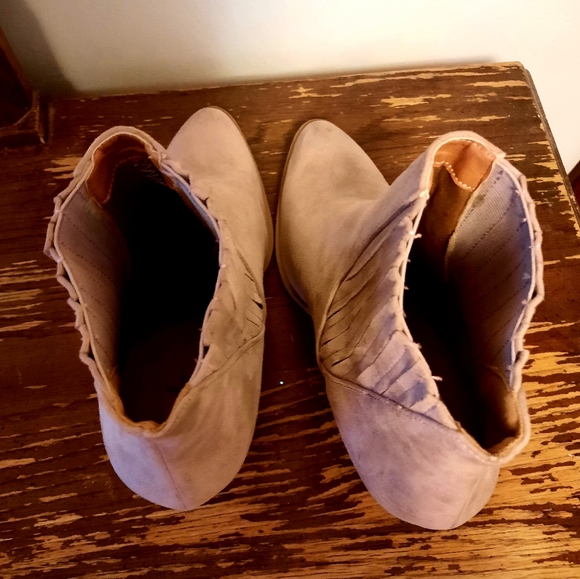 Boot - Picture 14 of 16